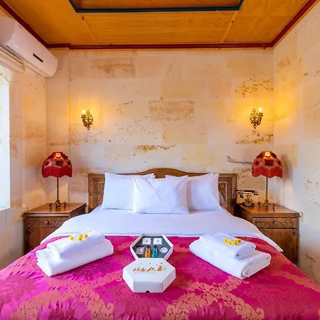 Nocleg ze śniadaniem Esens Stone House 4*