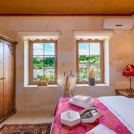 Esens Stone House 4* Mustafapaşa